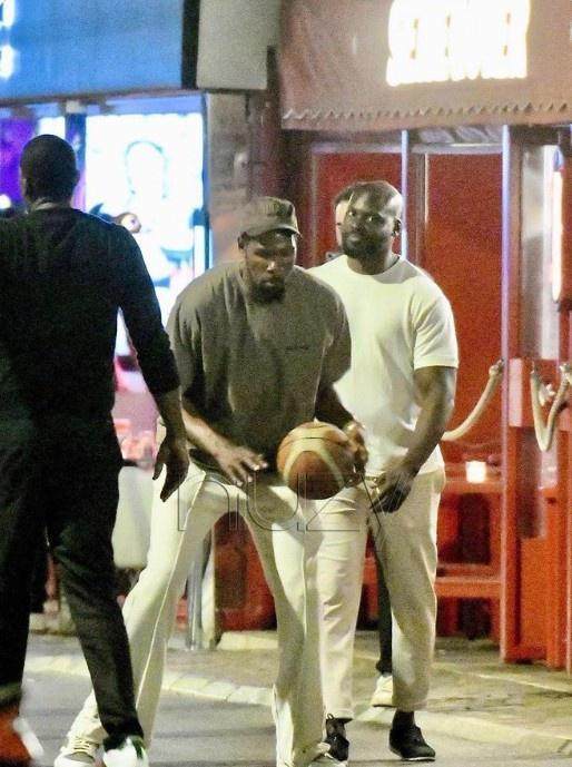 1660725713629038116.jpg 下载 (14).jpg